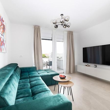 Bonaca Apartments With Terrace And Private Parking Kaštela エクステリア 写真