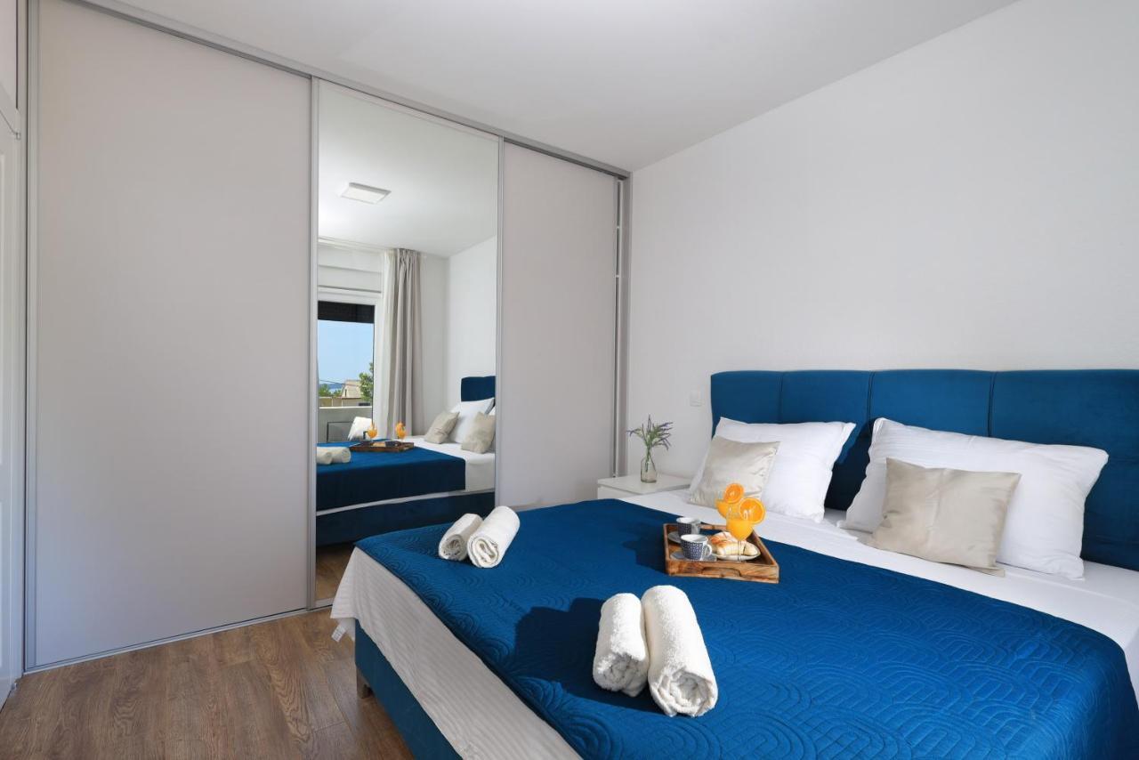 Bonaca Apartments With Terrace And Private Parking Kaštela エクステリア 写真