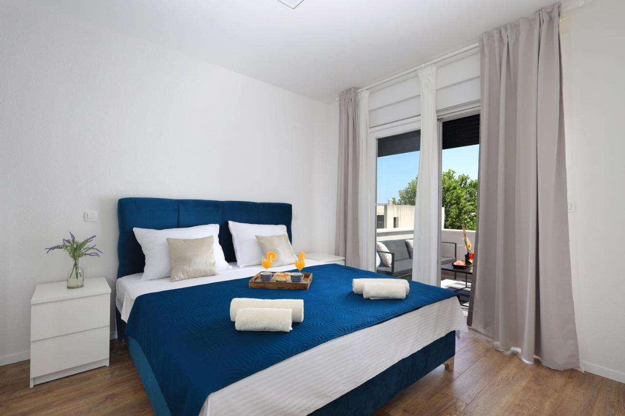 Bonaca Apartments With Terrace And Private Parking Kaštela エクステリア 写真