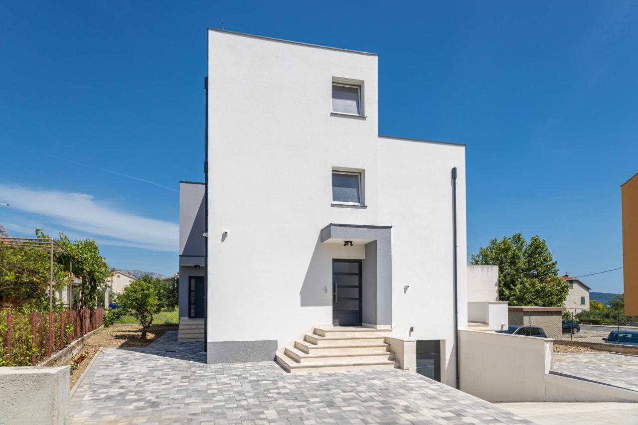 Bonaca Apartments With Terrace And Private Parking Kaštela エクステリア 写真