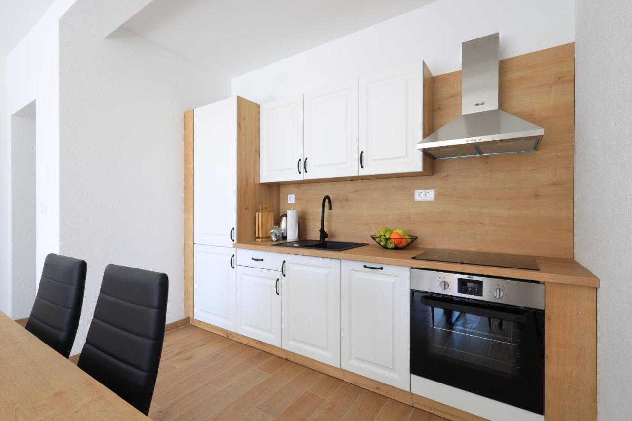 Bonaca Apartments With Terrace And Private Parking Kaštela エクステリア 写真