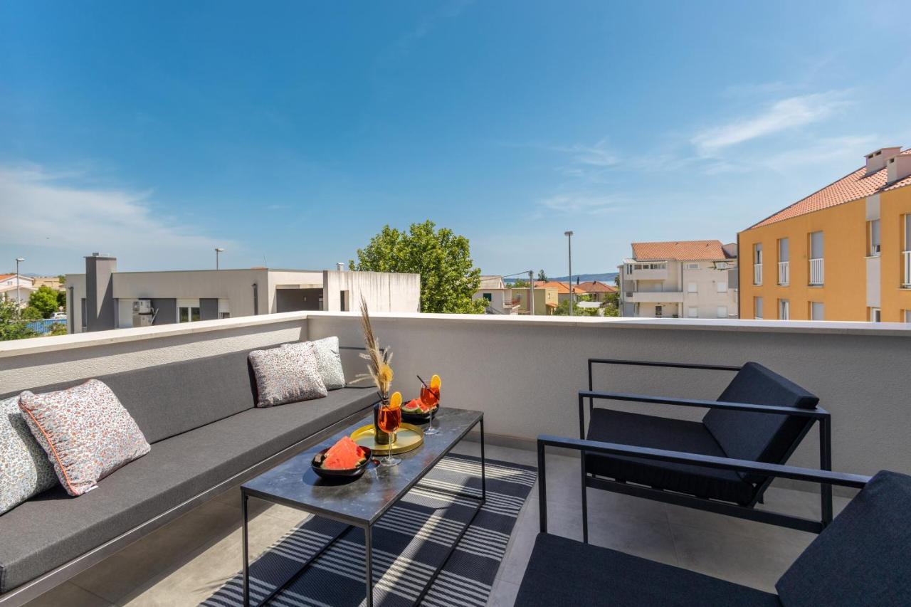 Bonaca Apartments With Terrace And Private Parking Kaštela エクステリア 写真