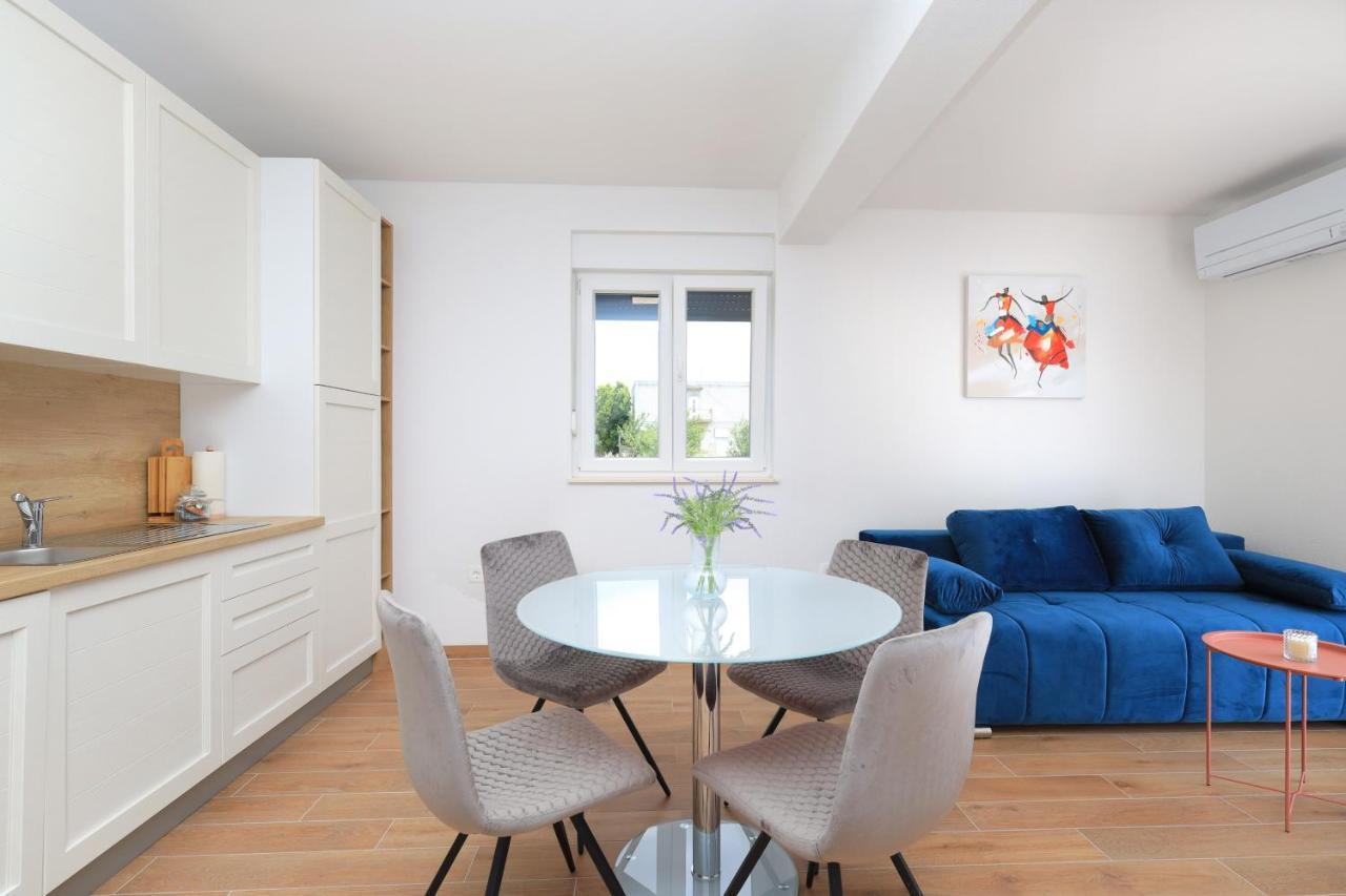 Bonaca Apartments With Terrace And Private Parking Kaštela エクステリア 写真