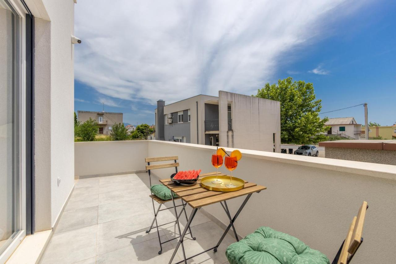 Bonaca Apartments With Terrace And Private Parking Kaštela エクステリア 写真