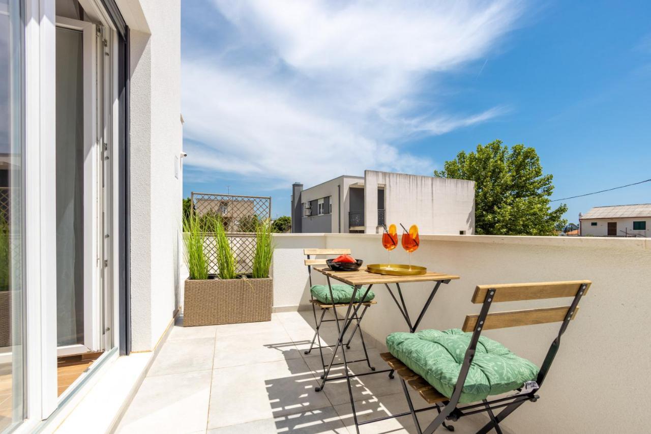Bonaca Apartments With Terrace And Private Parking Kaštela エクステリア 写真